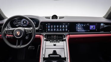 Cómo limpiar la pantalla táctil del coche sin rayarla