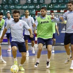 Cambios en la lista contra Eslovenia: entran César Velasco y Cecilio