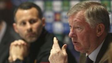 Ferguson compareci&oacute; junto a Ryan Giggs.