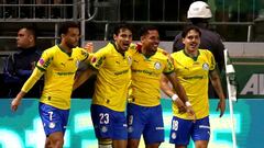 Vitor Roque lidera un huracán