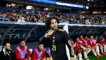 INGLEWOOD (United States), 21/03/2025.- Cesar Huerta of Mexico walks out onto the field ahead of the CONCACAF Nations League Semifinals soccer match between Canada and Mexico in Inglewood, California, USA, 20 March 2025. EFE/EPA/CAROLINE BREHMAN