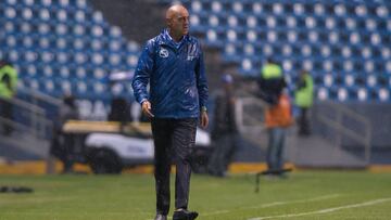 José Luis Sánchez Solá en el partido contra Tigres.