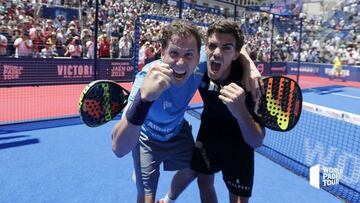 Paquito Navarro y Juan Lebr&oacute;n celebran el ascenso al n&uacute;mero uno.