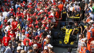 The Renault Sport F1 Team RS18, passing by the crowd during 2018 Formula 1 FIA world championship, Italy Grand Prix, at Monza from august 30 to september 2 - *** Local Caption *** .