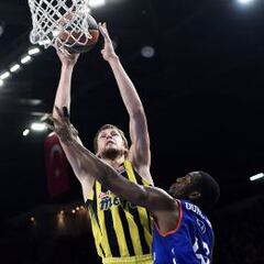 Madrid, Barça o Baskonia no se las verán con Jan Vesely