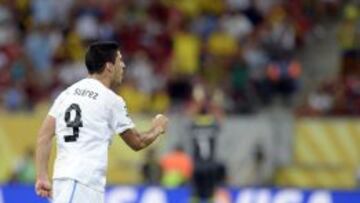 Luis Suárez celebra el gol conseguido ante la selección española.