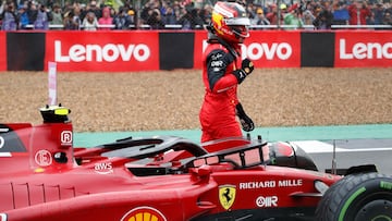 Sainz celebra su pole en Silverstone.