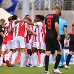 El Ajax de Heitinga y el Benfica se citan en las 'semis' de la Youth