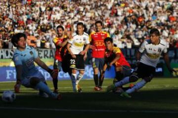 Colo Colo saca adelante un complejo partido con Unión Española. 2-0 con tantos de Paredes y Pavez.