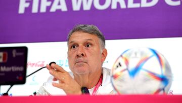 Doha (Qatar), 21/11/2022.- Mexico national team head coach Gerardo Martino attends a press conference at the Qatar National Convention Center (QNCC) in Doha, Qatar, 21 November 2022. Mexico will play Poland in their group C match of the FIFA World Cup 2022 on 22 November. (Mundial de Fútbol, Polonia, Catar) EFE/EPA/ABIR SULTAN
