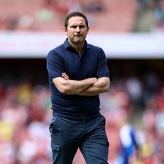 Why has Everton manager Frank Lampard been fined £30,000?
