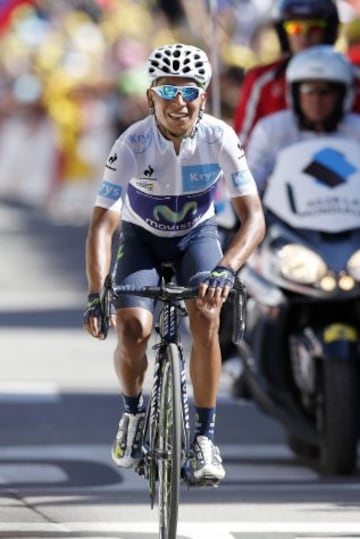 TDF165. Alpe D Huez (France), 25/07/2015.- Movistar team rider Alexander Nairo Quintana of Colombia crosses the finish line of the 20th stage of the 102nd edition of the Tour de France 2015 cycling race over 110.5 km between Modane Valfrejus and Alpe d'Huez, France, 25 July 2015. (Ciclismo, Francia) EFE/EPA/SEBASTIEN NOGIER