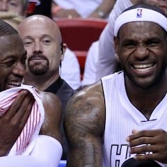 Más que amistad: Wade dejaría que LeBron pidiera su comida