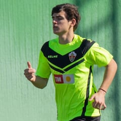 Gonzalo Villar, baja ante el Tenerife por una distensión en la rodilla