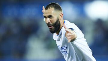 Benzema, en uno de sus dos goles al Alavés en la primera jornada de Liga.