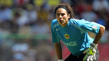 Guillermo Ochoa cumple 17 años de haber debutado con América