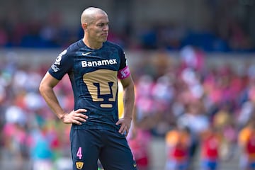 Action photo during the match Pumas vs Tigres  for their participation in round 14 of Tournament Apertura 2016 Liga MX, at CU Stadium

Foto de accion durante el partido Pumas vs Tigres correspondiente a la Jornada 14 del Torneo de Apertura 2016 de la LIga MX, en el Estadio CU , en la foto: Dario Veron de Pumas 

23/10/2016/MEXSPORT/Javier Ramirez
