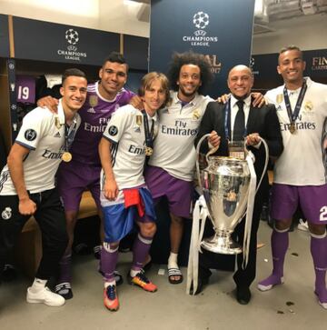 Roberto Carlos con Lucas Vázquez, Casemiro, Modric, Marcelo y Danilo.