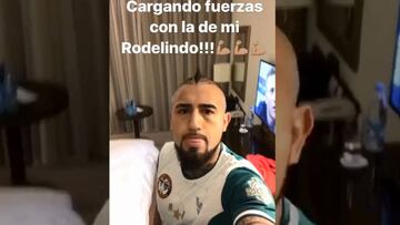 Vidal repite la cábala: música y camiseta del Rodelindo Román