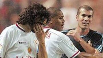 <b>ZIDANE-ALFARO: NUEVO CHOQUE.</B> Zizou y Alfaro se volverán a encontrar después del incidente de Copa, que acabó con roja a Zidane.