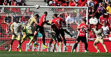 El capitán del Mallorca es uno de los pilares del equipo del Vasco Aguirre, una de las claves del éxito para llegar a la final de la copa del rey. El sábado, Raíllo anotó el gol contra el Granada y aleja a su equipo de los puestos de descenso. El central cordobés, de 32 años, está realizando su mejor temporada.