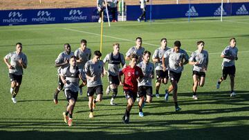 El equipo blanquivioleta afronta la semana previa al debut.