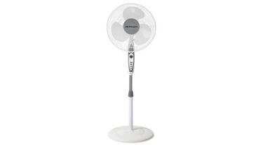 Despdete del calor con este ventilador de pie oscilante y con tres velocidades