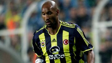 'El Puma' pasó del Manchester City al Fenerbahce para disputar un par de temporadas. 