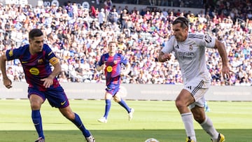 LOS ANGELES, CALIFORNIA - FEBRUARY 22: Luis Figo #10 of Realmadrid dribbles the ball during the Legends series between Barcelona Legend and Real Madrid Legends at BMO Stadium on February 22, 2026 in Los Angeles, California. (Photo by Liza Rosales/ISI Photos/ISI Photos via Getty Images)