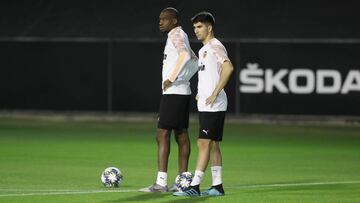 04/11/19
VALENCIA CF
ENTRENAMIENTO
PREVIA CHAMPIONS
KONDOGBIA
CARLOS SOLER