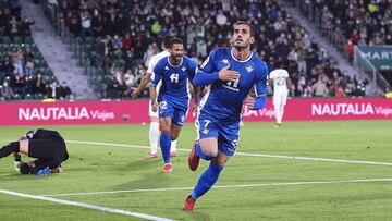 Juanmi, junto a Willian José.