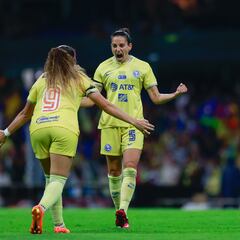 Aurélie Kaci jugó la final contra Pachuca con las costillas rotas