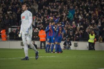 3-0. Jordi Alba celebró el tercer tanto.