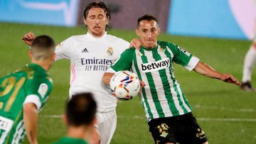 Guardado pelea con Modric. 