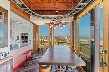 Torre de agua de Seal Beach, California - Cocina y comedor