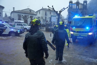 Estragos de la borrasca Leonardo a su paso por Grazalema, Cádiz.