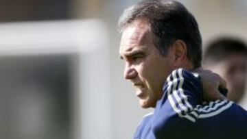 Lasarte llegó con una lesión en su hombro después de las vacaciones.