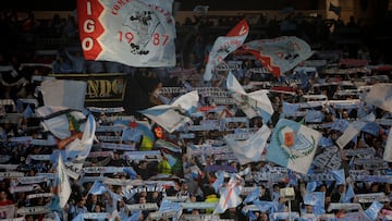 Soccer Football - UEFA Europa League - Play Off - Second Leg - Celta Vigo v PAOK - Estadio de Balaidos, Vigo, Spain - February 26, 2026 Celta Vigo fans with scarves inside the stadium before the match REUTERS/Miguel Vidal