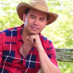 Jhonny Rivera le canta al amor con 'Bella'