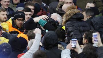 City-Celtic: arrestado un fan por lanzar una hamburguesa a un caballo de la policía