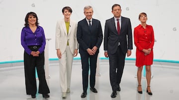 (I-D) La candidata de Podemos Galicia a la Presidencia de la Xunta, Isabel Faraldo, la candidata del BNG a la Presidencia de la Xunta de Galicia, Ana Pontón, el presidente de la Xunta de Galicia y candidato del PP a la reelección, Alfonso Rueda, el candidato del PSdeG a la Presidencia de la Xunta de Galicia, José Ramón Gómez Besteiro, y la candidata de Sumar Galicia a la Presidencia de la Xunta, Marta Lois, durante el debate electoral para las elecciones gallegas del 18F, a 5 de febrero de 2024, en Santiago de Compostela, A Coruña, Galicia (España).  La Corporación Radio Televisión de Galicia (CRVTG) acoge el único debate electoral al que el presidente de la Xunta y candidato popular, Alfonso Rueda, ha confirmado su asistencia. Una cita en la que han participado la líder del BNG, Ana Pontón, el aspirante socialista a la Xunta, José Ramón Gómez Besteiro, la candidata de Sumar de Galicia, Marta Lois, y la de Podemos, Isabel Faraldo.
05 FEBRERO 2024;DEBATE;ELECCIONES;GALLEGAS;18F;COMICIOS
Álvaro Ballesteros / Europa Press
05/02/2024