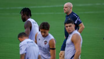 22/09/25
ENTRENAMIENTO DEL LEVANTE UD - JULIAN CALERO