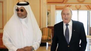 <b>RIVAL. </b>Bin Hamman con Blatter, a quien aspira a relevar.