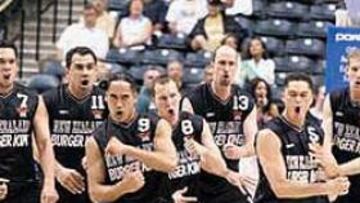 <b>HAKA EN EL PABELLÓN. </b>Los Tall Blacks han pedido permiso para realizar el baile maorí.