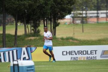 Trabajo físico y con balón en el segundo día de microciclo de la Selección