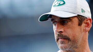 EAST RUTHERFORD, NEW JERSEY - AUGUST 19: Aaron Rodgers #8 of the New York Jets looks on during warmups before the first half of a preseason game against the Tampa Bay Buccaneers at MetLife Stadium on August 19, 2023 in East Rutherford, New Jersey.   Sarah Stier/Getty Images/AFP (Photo by Sarah Stier / GETTY IMAGES NORTH AMERICA / Getty Images via AFP)