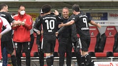 Lewandowski equals Müller record with 40th Bundesliga goal