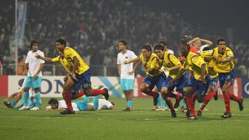 BAUCHI, NIGERIA - NOVEMBER 08: The Colombian players celebrate after victory in a penalty shoot out in the FIFA U17 World Cup Quarter Final match between Colombia and Turkey at the Abubakar Tafawa Stadium on November 8, 2009 in Bauchi, Nigeria. (Photo by Joern Pollex - FIFA/FIFA via Getty Images)