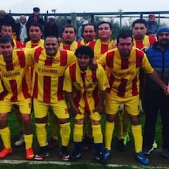 Chupete Suazo anotó un gol en su regreso al fútbol amateur