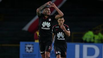 Santa Fe se queda corto pero saca ventaja ante Envigado